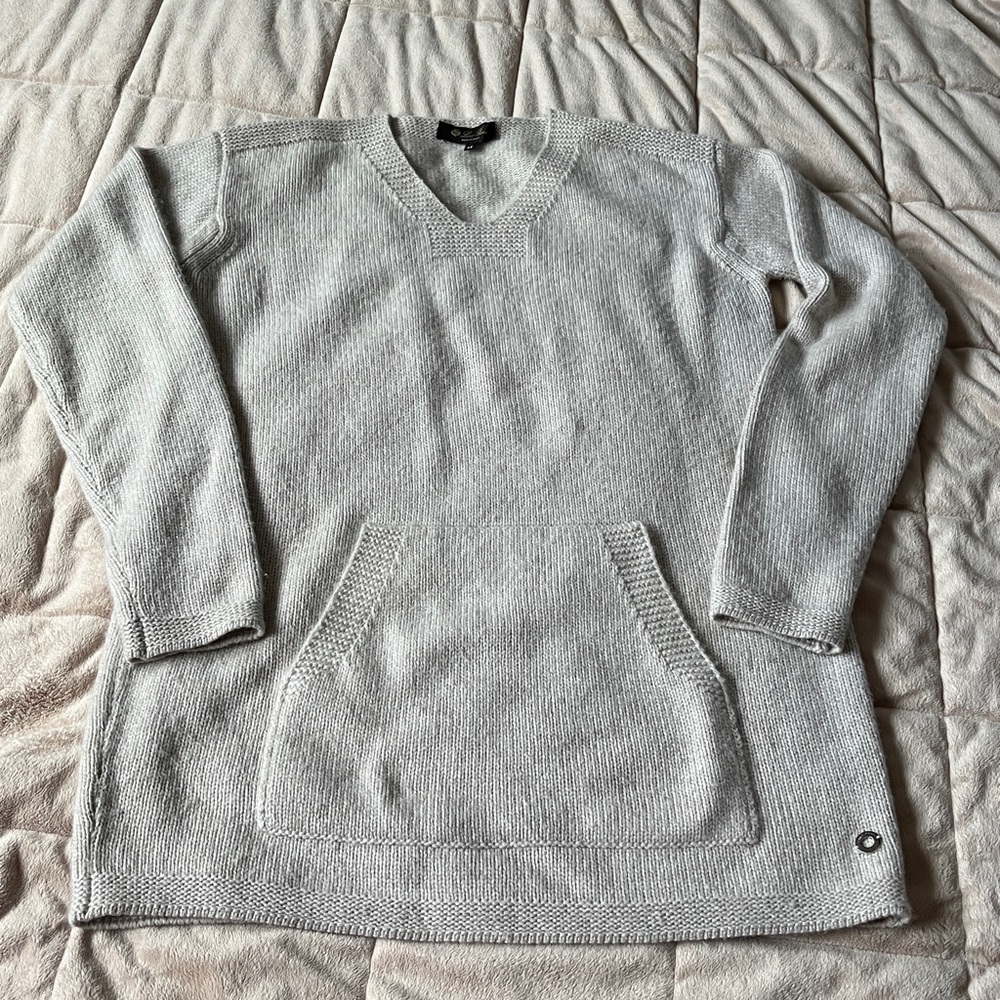 Loro Piana 100%  Italian Cashmere Off White V-Neck Kangaroo Pocket Sweater Sz 8